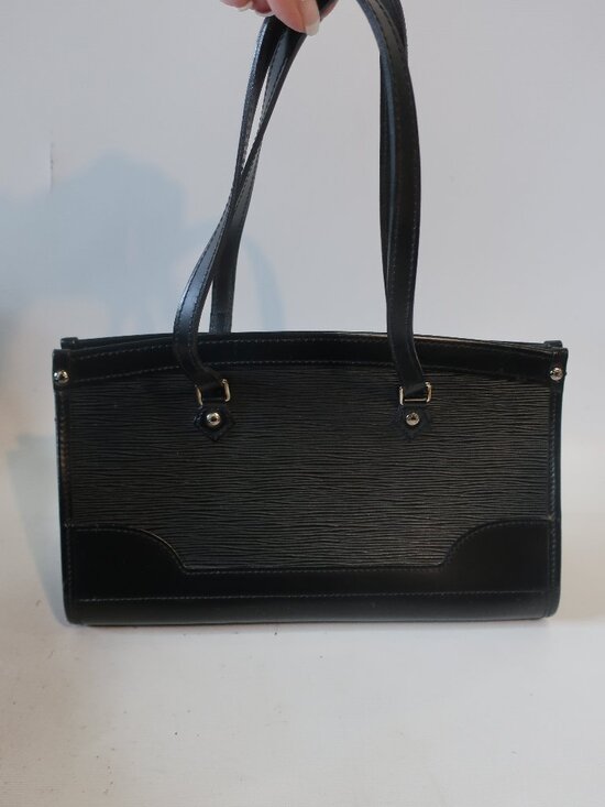 Womens Louis Vuitton AP1029 Epi Madeleine PM Black Leather Shoulder Handbag - Picture 8 of 16